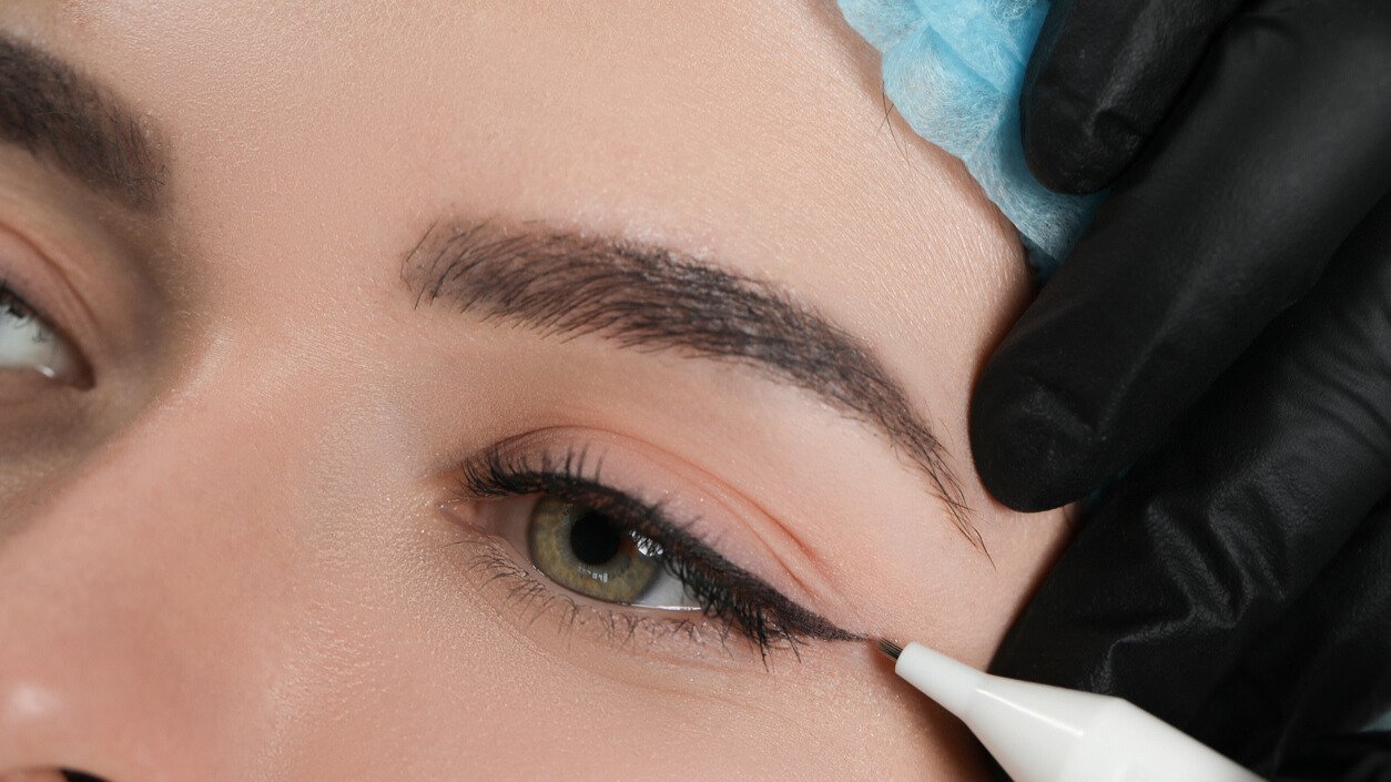 Permanent makeup eyeliner procedure in Wilmington NC